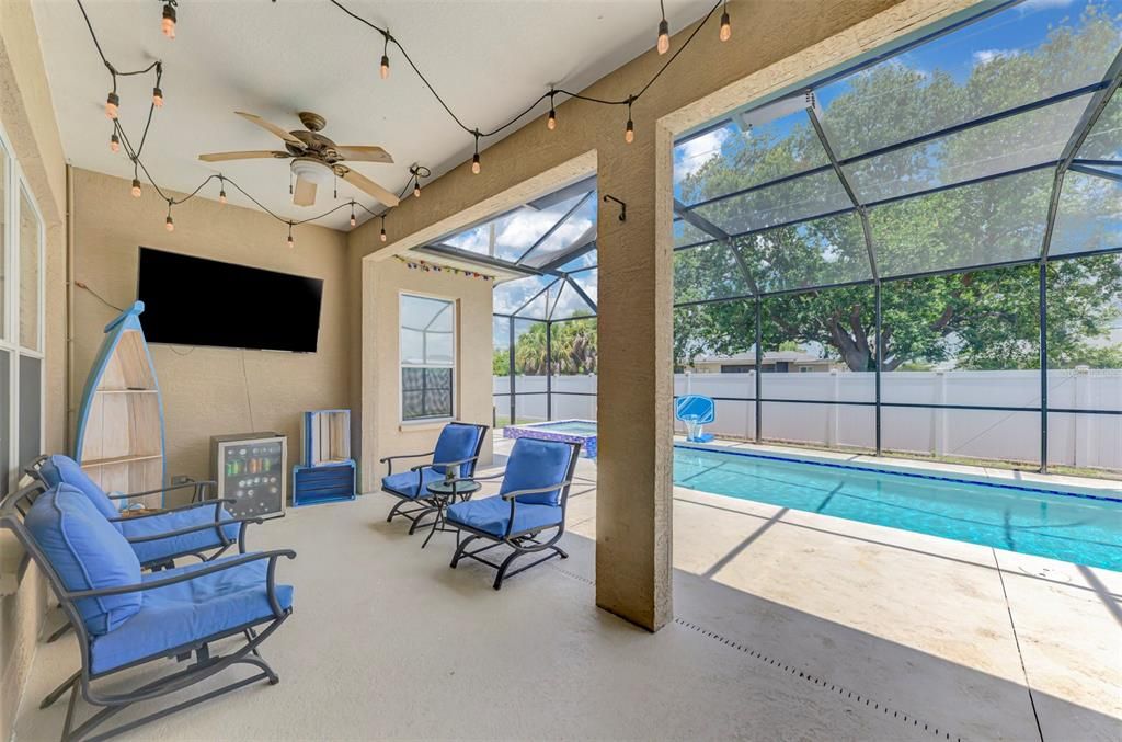 For Sale: $539,800 (4 beds, 2 baths, 2202 Square Feet)