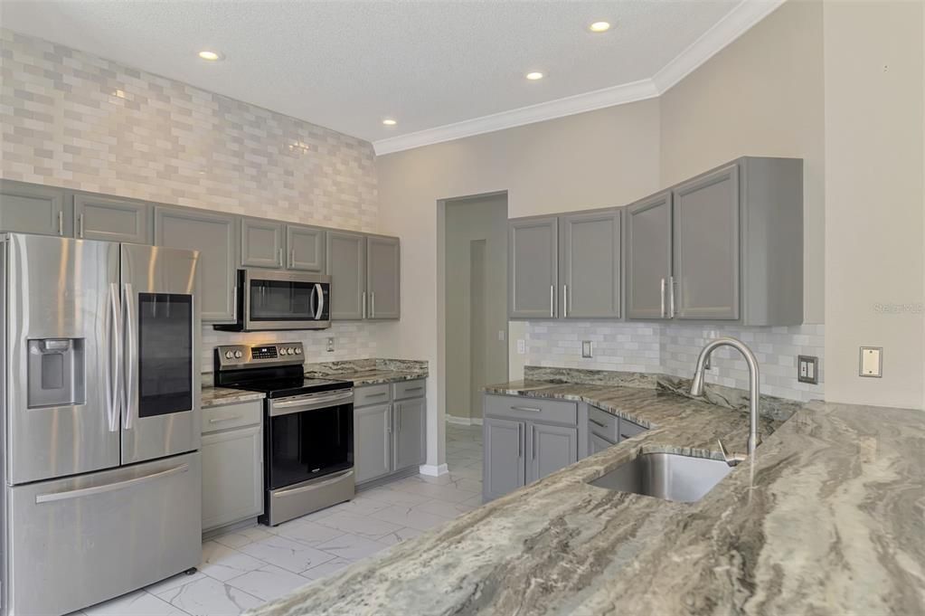 For Sale: $539,800 (4 beds, 2 baths, 2202 Square Feet)