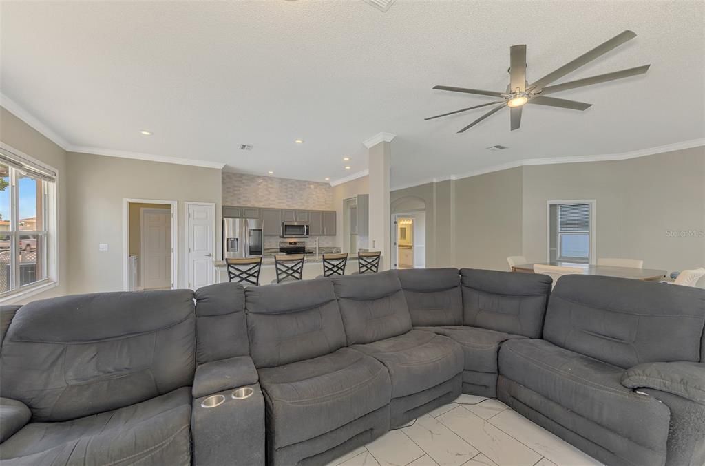 For Sale: $539,800 (4 beds, 2 baths, 2202 Square Feet)