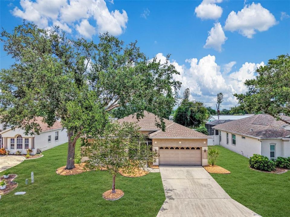 For Sale: $539,800 (4 beds, 2 baths, 2202 Square Feet)