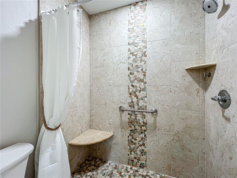 На продажу: $339,000 (2 спален, 2 ванн, 1160 Квадратных фут)