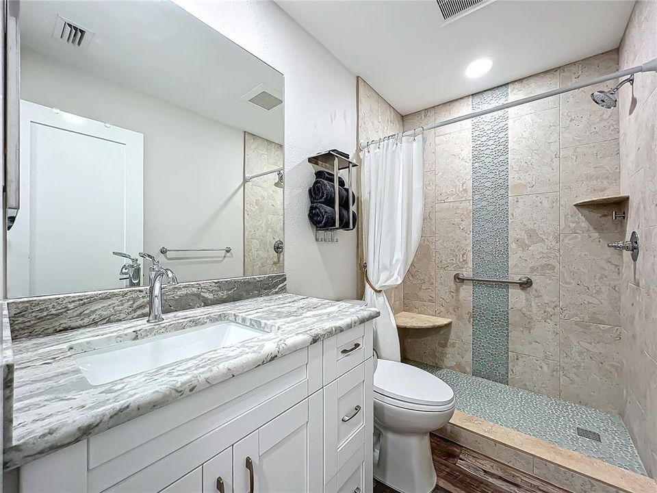 На продажу: $339,000 (2 спален, 2 ванн, 1160 Квадратных фут)