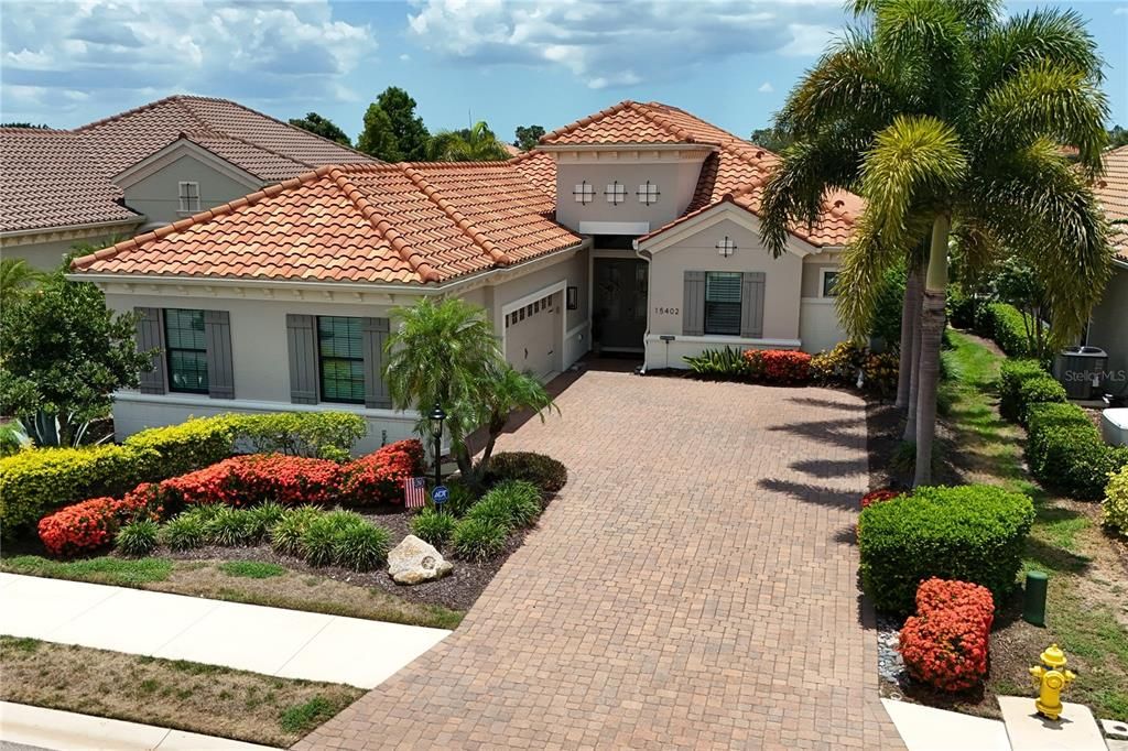 For Sale: $1,350,000 (3 beds, 3 baths, 2686 Square Feet)