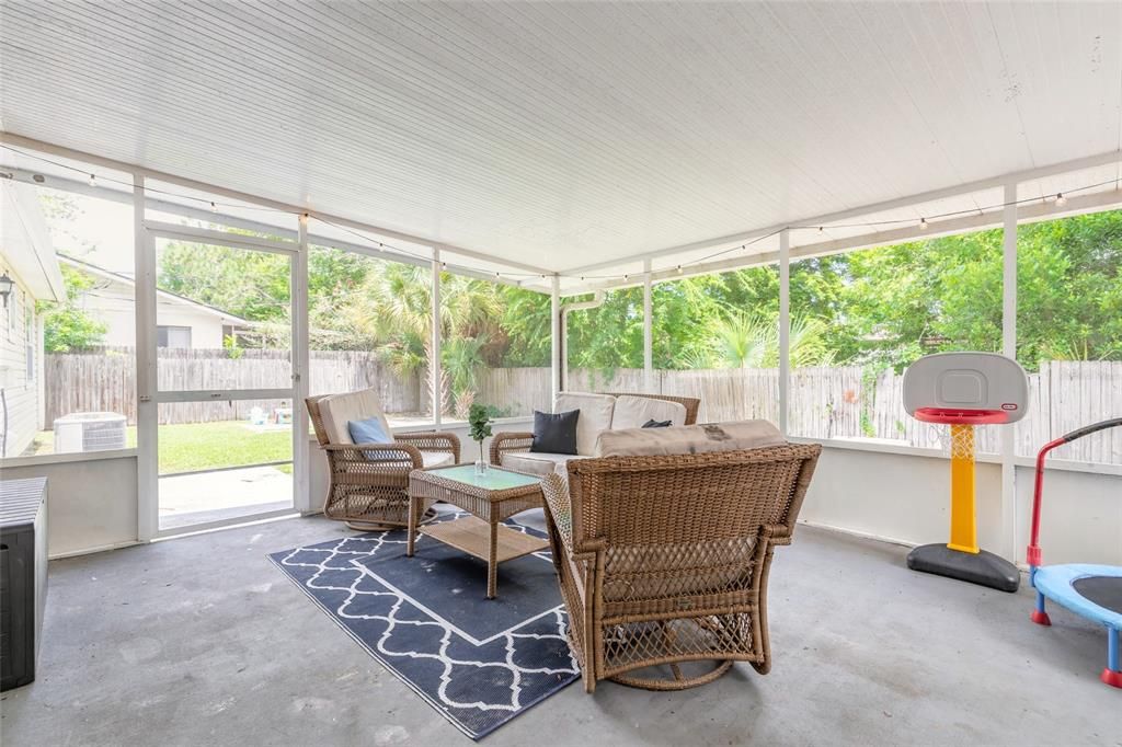 For Sale: $265,000 (3 beds, 1 baths, 1484 Square Feet)