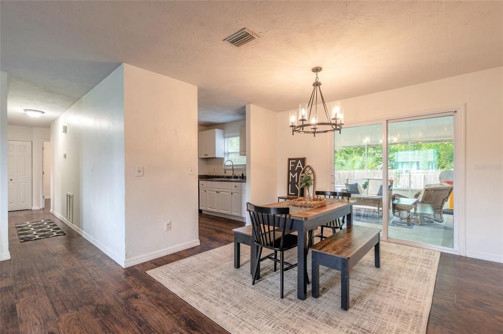 For Sale: $265,000 (3 beds, 1 baths, 1484 Square Feet)