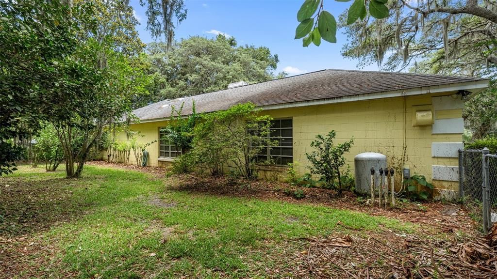 For Sale: $349,999 (3 beds, 2 baths, 2280 Square Feet)