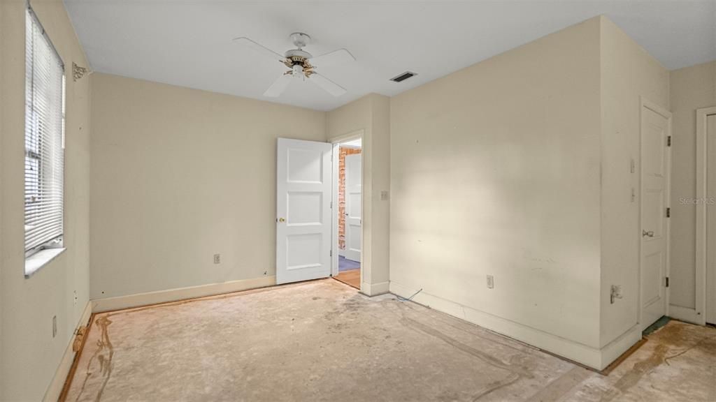 For Sale: $349,999 (3 beds, 2 baths, 2280 Square Feet)