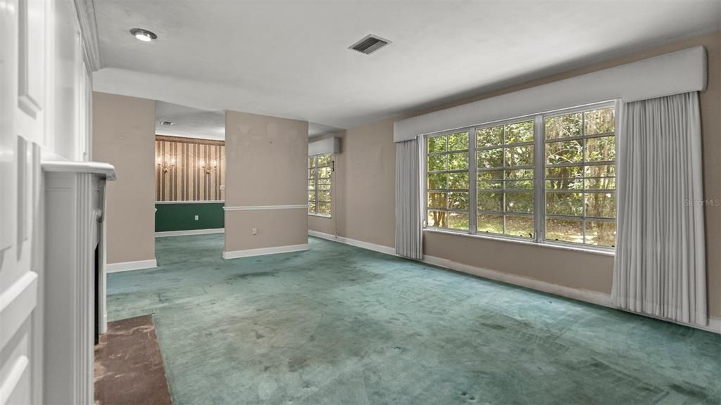 For Sale: $349,999 (3 beds, 2 baths, 2280 Square Feet)