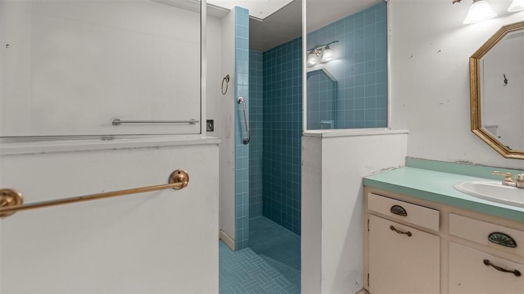 For Sale: $349,999 (3 beds, 2 baths, 2280 Square Feet)