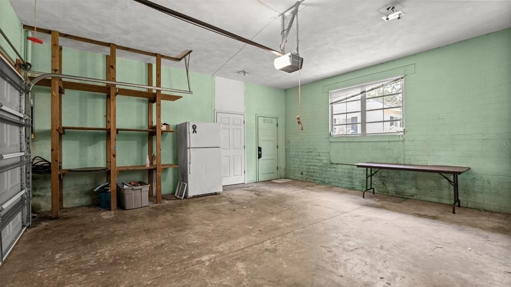 For Sale: $349,999 (3 beds, 2 baths, 2280 Square Feet)