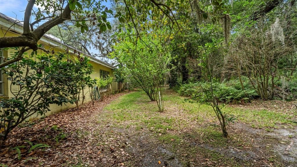 For Sale: $349,999 (3 beds, 2 baths, 2280 Square Feet)