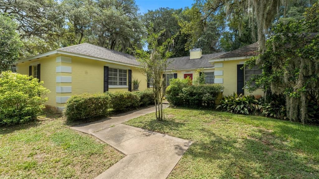 For Sale: $349,999 (3 beds, 2 baths, 2280 Square Feet)