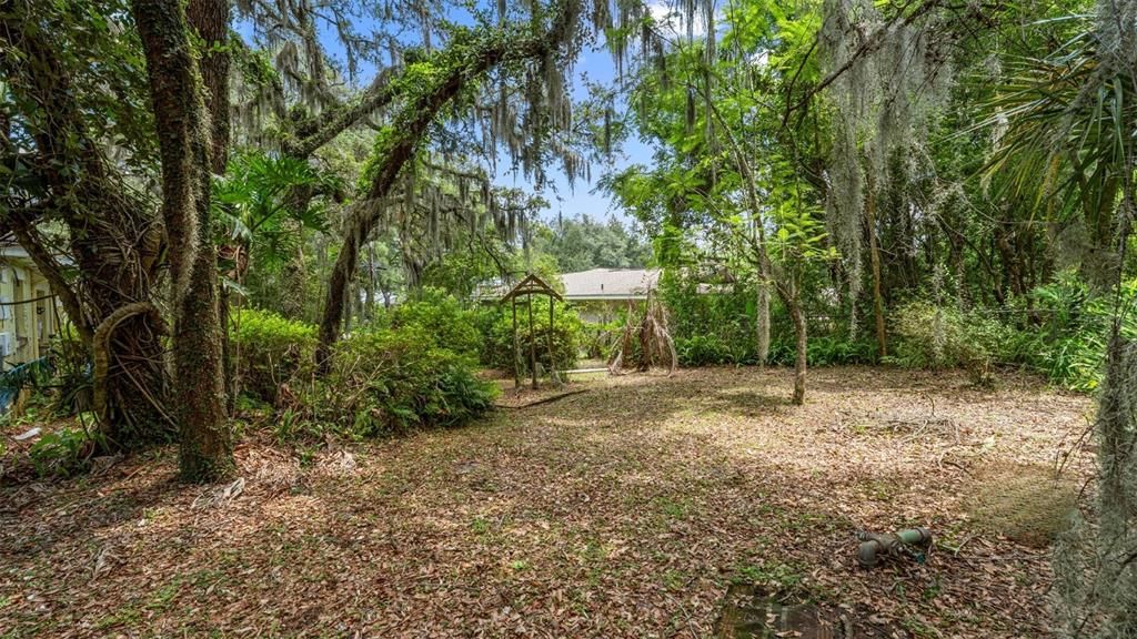 For Sale: $349,999 (3 beds, 2 baths, 2280 Square Feet)