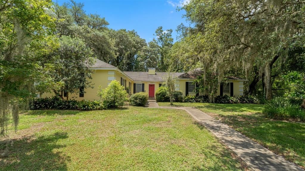 For Sale: $349,999 (3 beds, 2 baths, 2280 Square Feet)