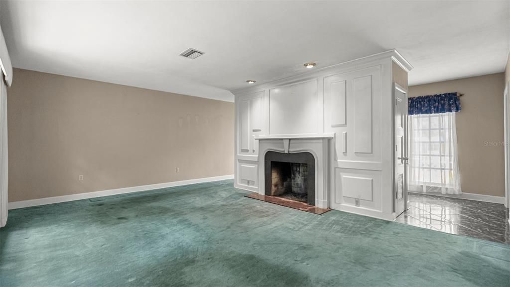 For Sale: $349,999 (3 beds, 2 baths, 2280 Square Feet)