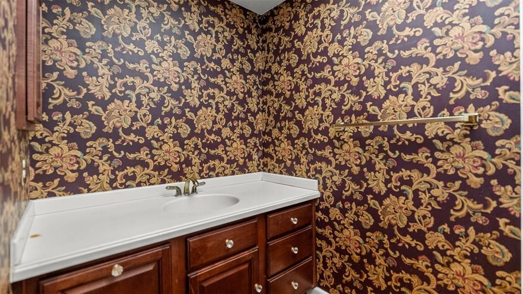 For Sale: $349,999 (3 beds, 2 baths, 2280 Square Feet)