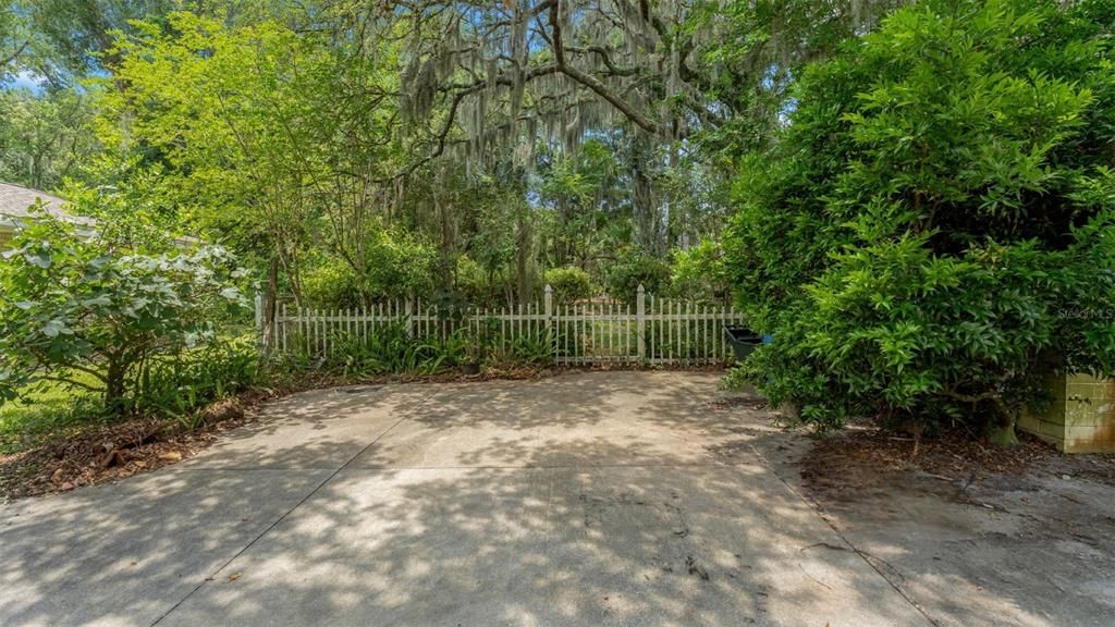 For Sale: $349,999 (3 beds, 2 baths, 2280 Square Feet)