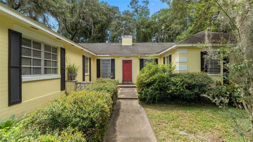 For Sale: $349,999 (3 beds, 2 baths, 2280 Square Feet)