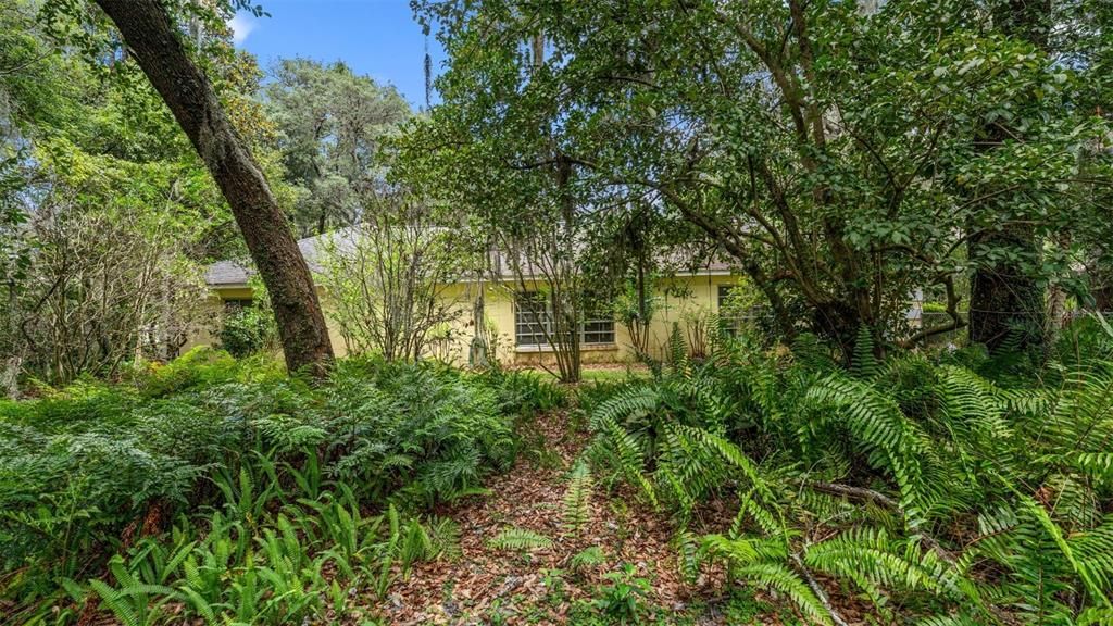 For Sale: $349,999 (3 beds, 2 baths, 2280 Square Feet)