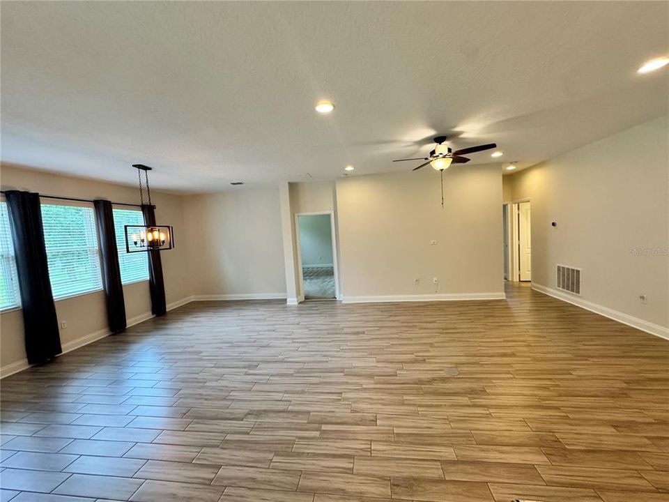 В аренду: $2,995 (4 спален, 2 ванн, 2300 Квадратных фут)