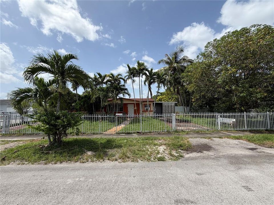For Sale: $492,900 (3 beds, 2 baths, 1477 Square Feet)