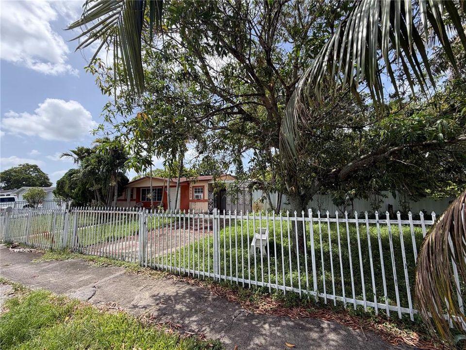 For Sale: $492,900 (3 beds, 2 baths, 1477 Square Feet)