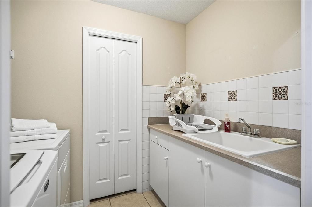 For Sale: $445,000 (3 beds, 3 baths, 2849 Square Feet)