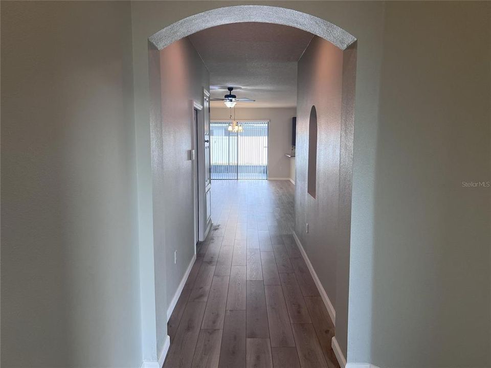 Activo con contrato: $1,900 (4 camas, 2 baños, 1702 Pies cuadrados)