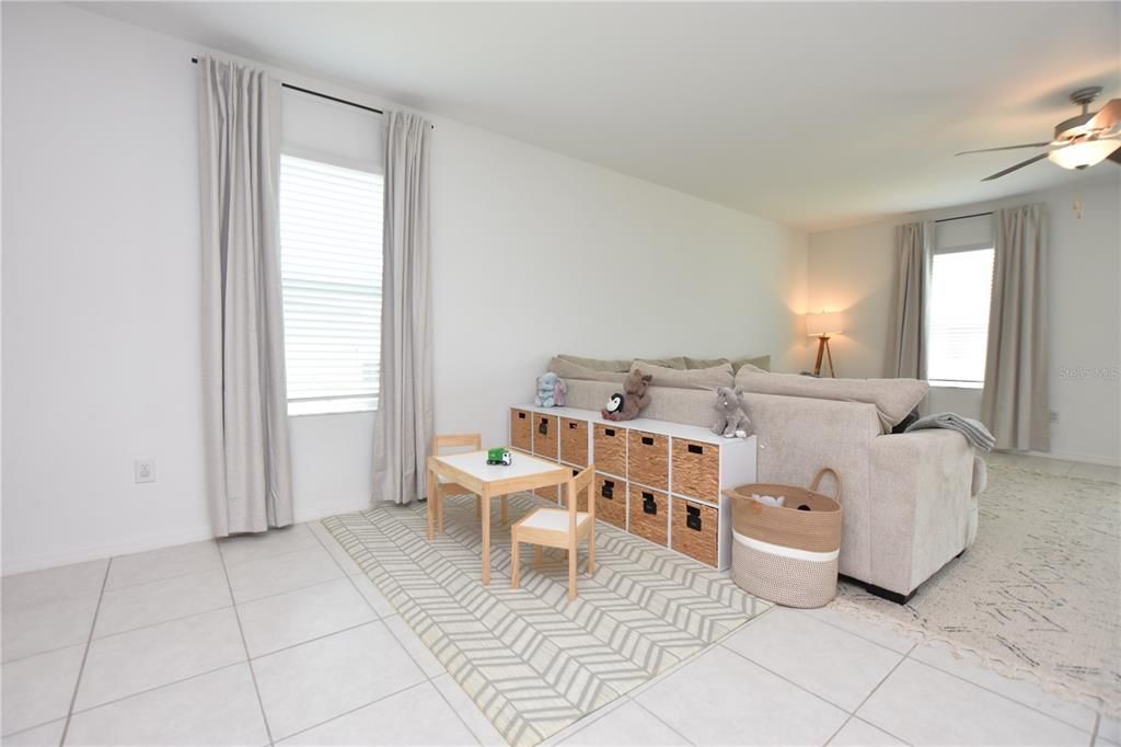 В аренду: $2,650 (5 спален, 2 ванн, 2896 Квадратных фут)