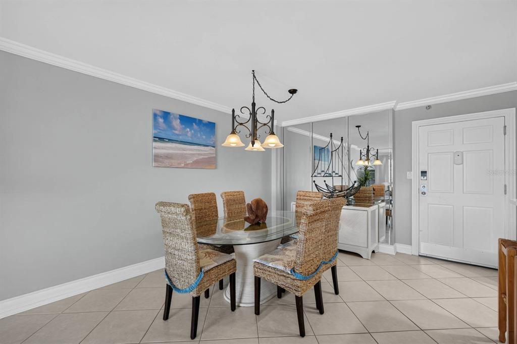 For Sale: $479,999 (2 beds, 2 baths, 1227 Square Feet)