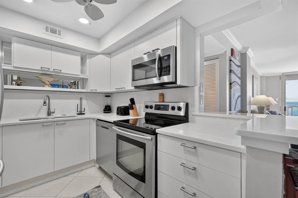 For Sale: $479,999 (2 beds, 2 baths, 1227 Square Feet)