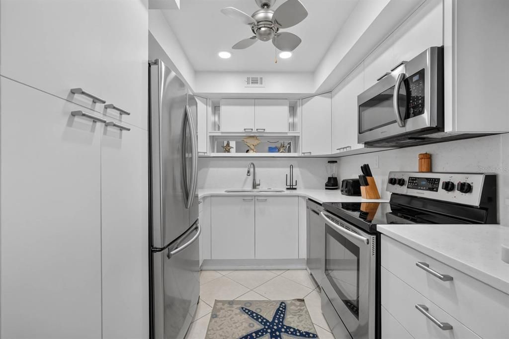 For Sale: $479,999 (2 beds, 2 baths, 1227 Square Feet)