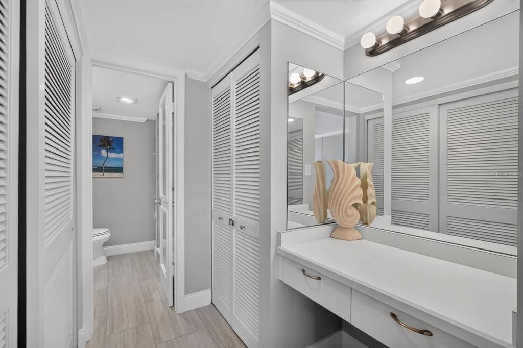 For Sale: $479,999 (2 beds, 2 baths, 1227 Square Feet)