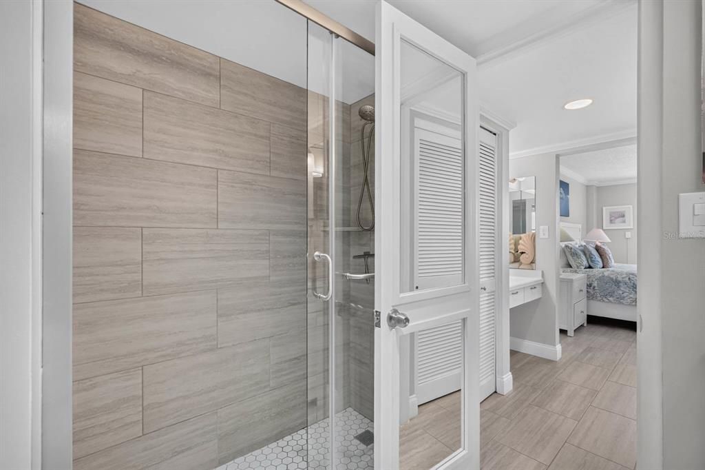 For Sale: $479,999 (2 beds, 2 baths, 1227 Square Feet)
