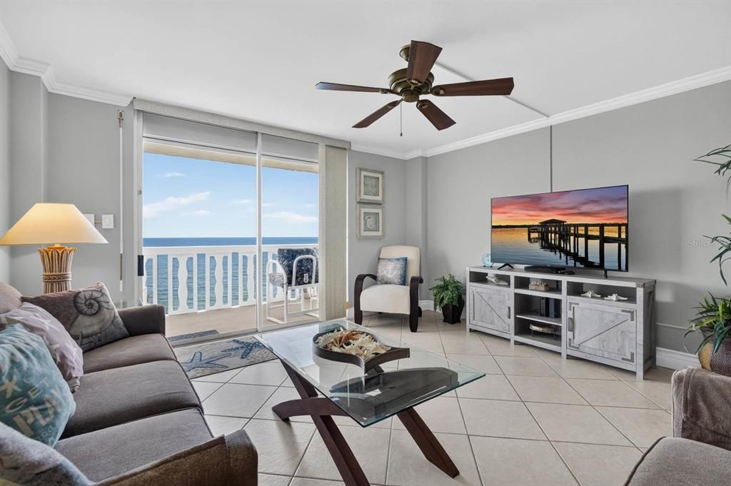 For Sale: $479,999 (2 beds, 2 baths, 1227 Square Feet)