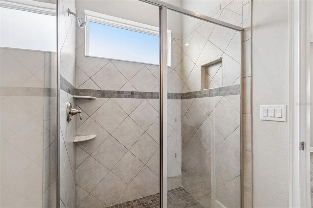 На продажу: $850,000 (5 спален, 3 ванн, 3456 Квадратных фут)