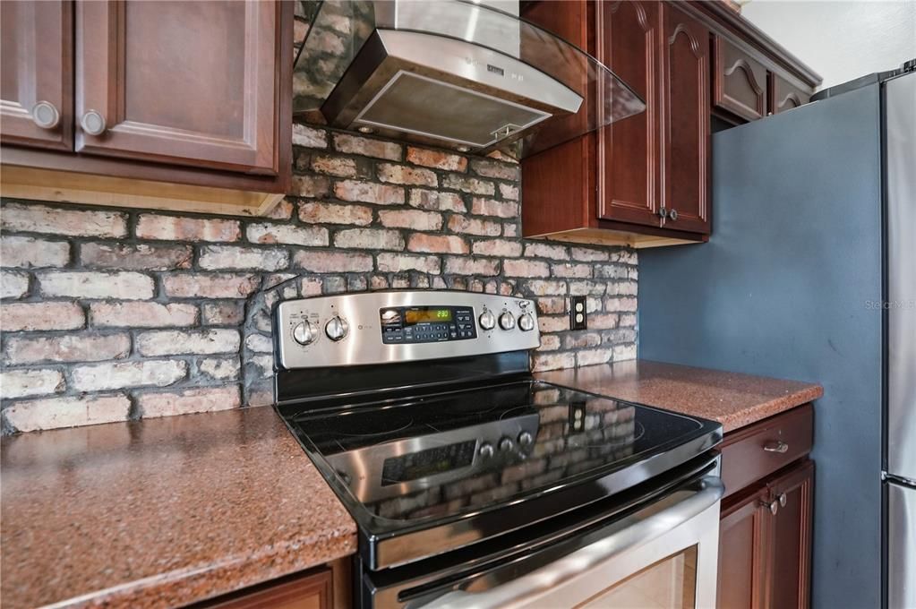 На продажу: $379,000 (3 спален, 2 ванн, 1856 Квадратных фут)