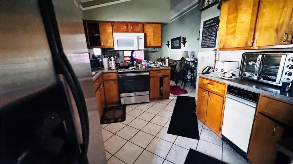 En Venta: $349,900 (4 camas, 3 baños, 2056 Pies cuadrados)