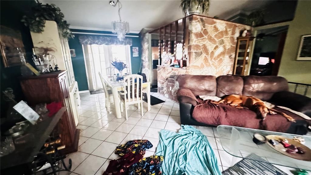En Venta: $349,900 (4 camas, 3 baños, 2056 Pies cuadrados)