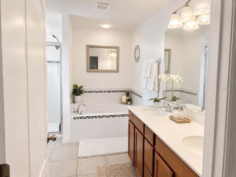 For Sale: $589,000 (6 beds, 3 baths, 3056 Square Feet)
