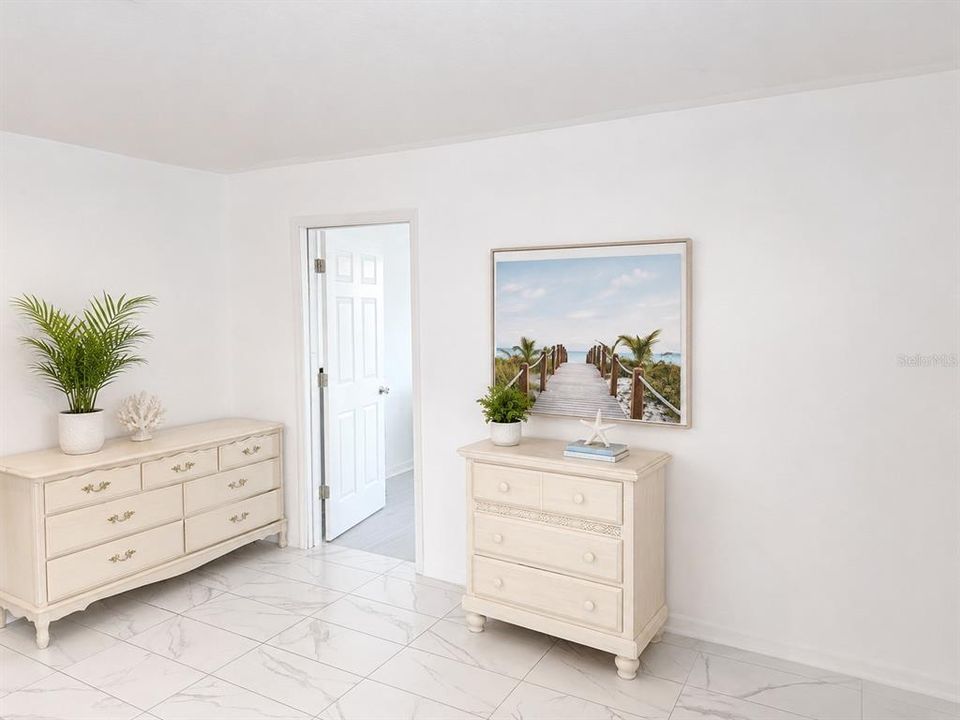 For Sale: $589,000 (6 beds, 3 baths, 3056 Square Feet)