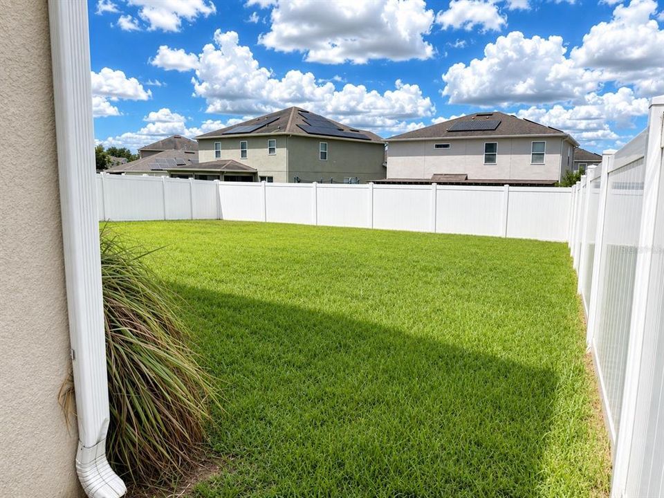 For Sale: $589,000 (6 beds, 3 baths, 3056 Square Feet)