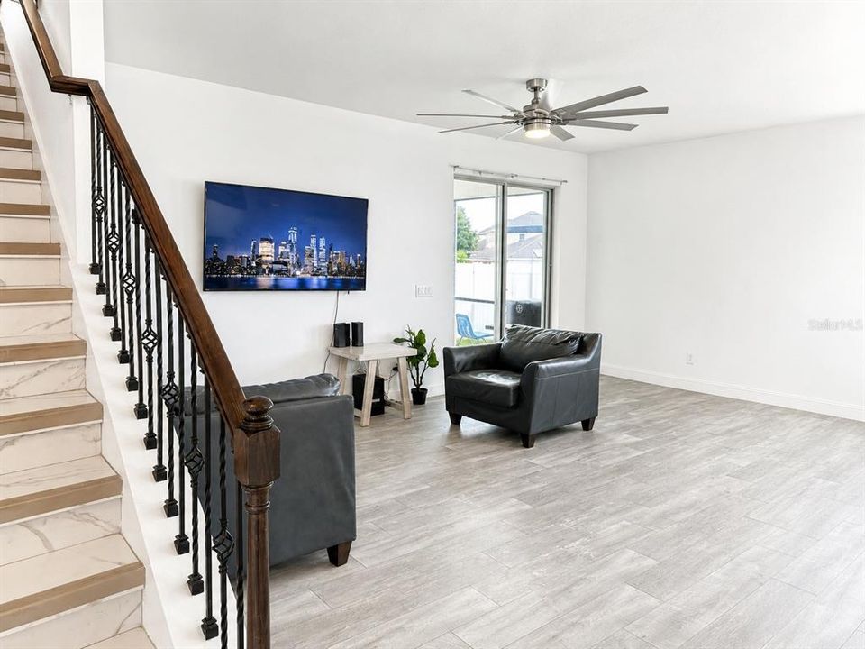 For Sale: $589,000 (6 beds, 3 baths, 3056 Square Feet)