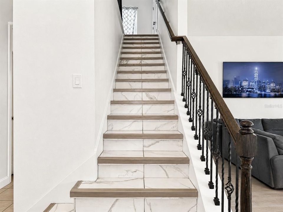 For Sale: $589,000 (6 beds, 3 baths, 3056 Square Feet)