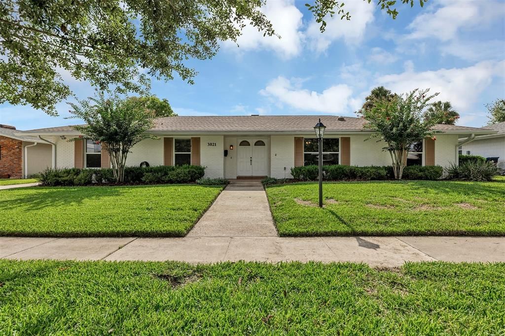 For Sale: $579,900 (4 beds, 2 baths, 2152 Square Feet)