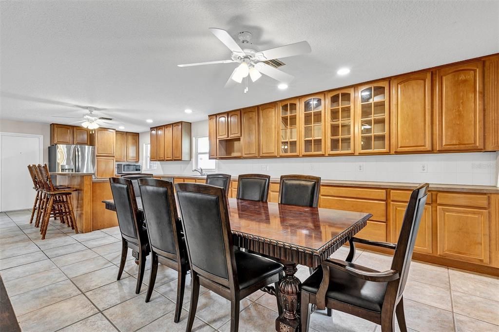 For Sale: $579,900 (4 beds, 2 baths, 2152 Square Feet)