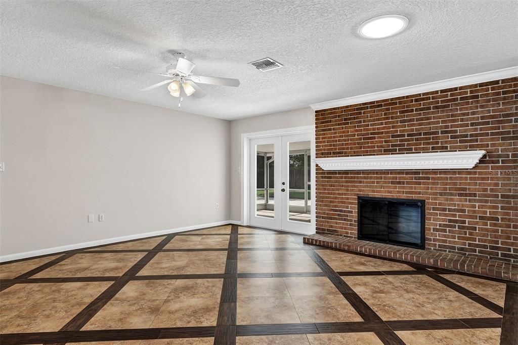 For Sale: $579,900 (4 beds, 2 baths, 2152 Square Feet)