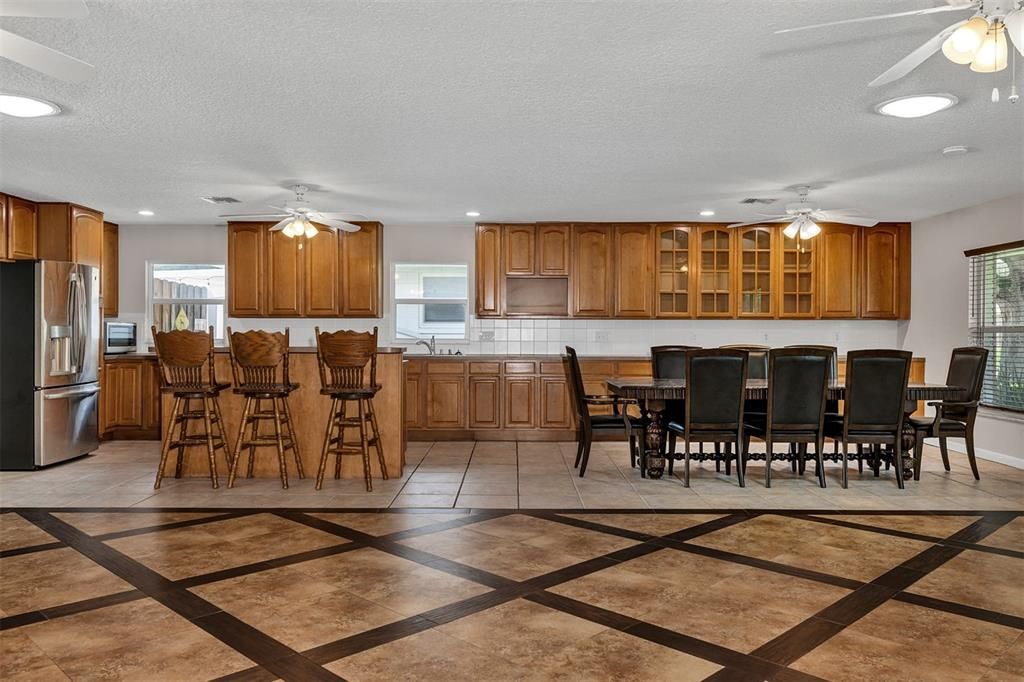 For Sale: $579,900 (4 beds, 2 baths, 2152 Square Feet)