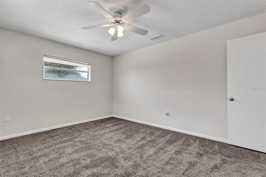 For Sale: $579,900 (4 beds, 2 baths, 2152 Square Feet)
