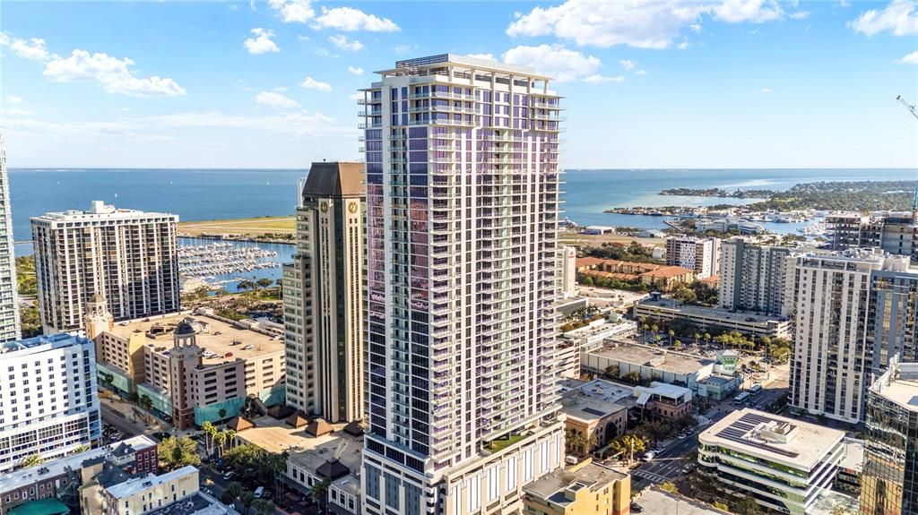 For Sale: $3,130,000 (3 beds, 3 baths, 2637 Square Feet)